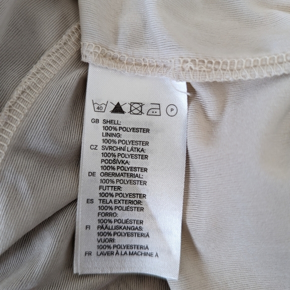 H&M Bohemian Paisley Maxi Dress - Deep V-Neck, Size 4 - Picture 4 of 7